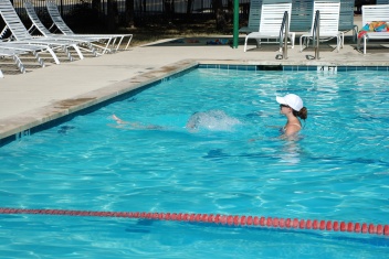 2009-08-20-08 IAN SWIM LESSON.jpg